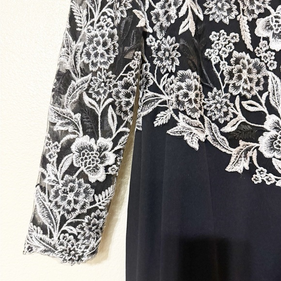 Tadashi Shoji Sequin Embroidered Floral Lace Long Sleeve Crepe Gown size 12 $418 - Picture 10 of 10